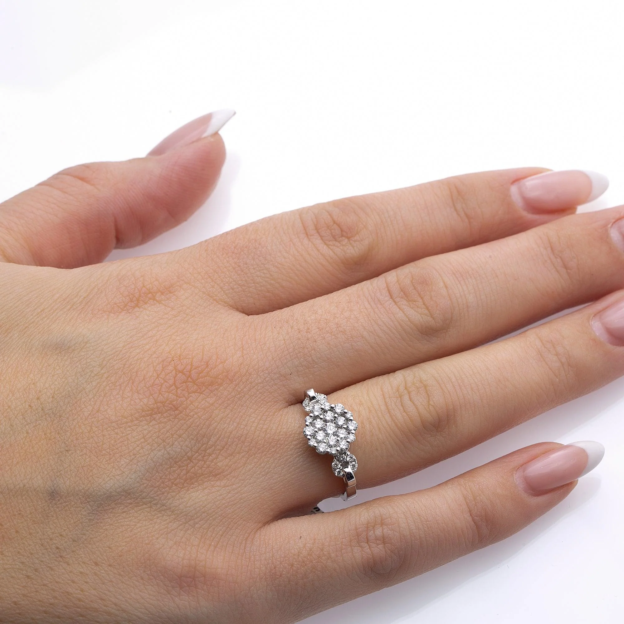 Ladies 18k White Gold With 0.90 CT Cluster Engagement Ring - Image 3