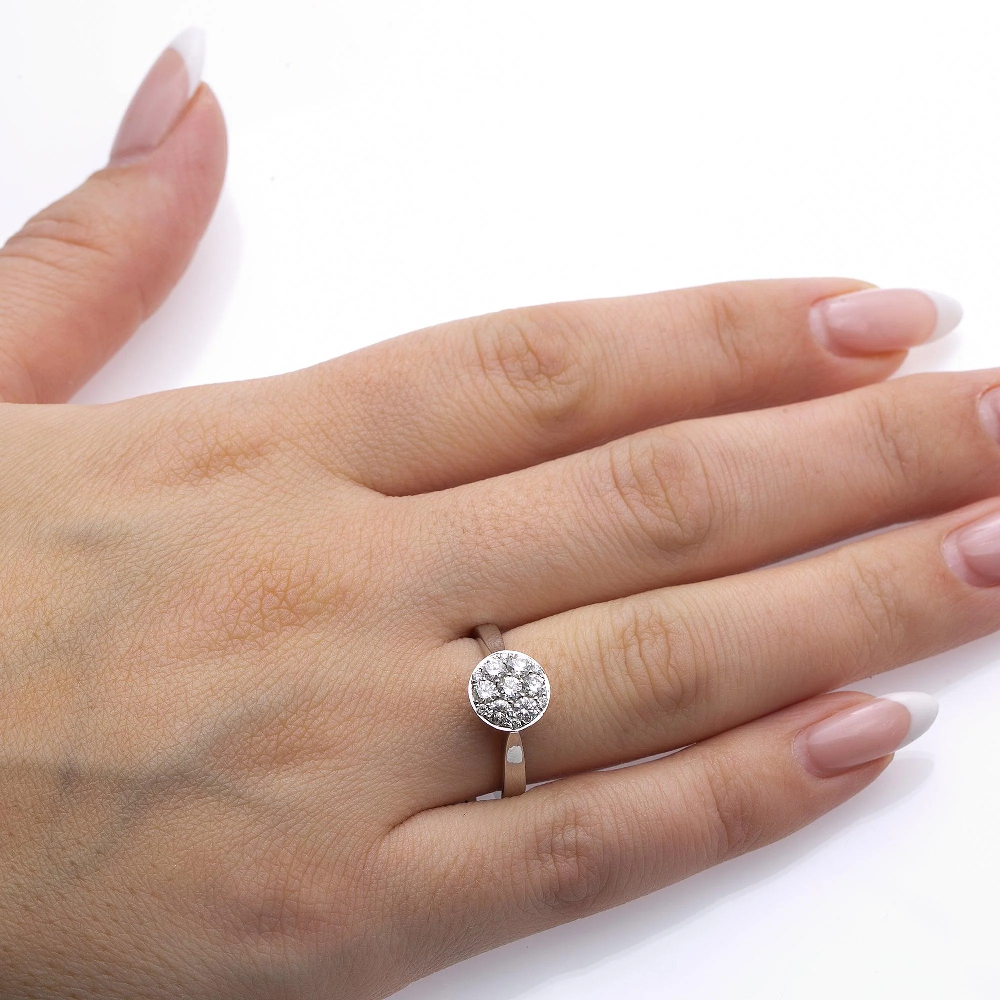 Ladies 18k White Gold Diamond 0.88 CT Right Hand Ring - Image 3