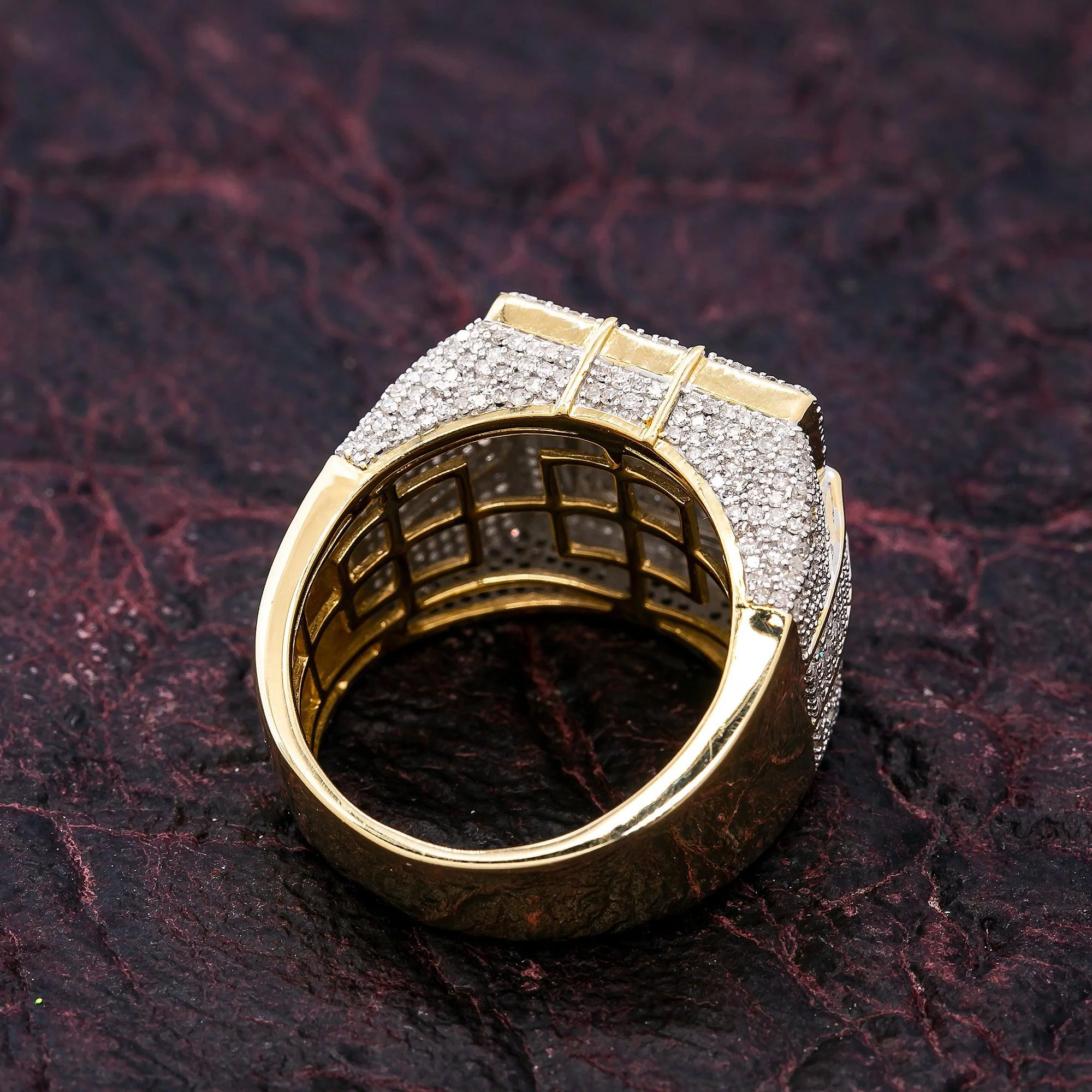 MEN'S 14K YELLOW GOLD RING WITH 2.08 CT DIAMONDS - Image 3