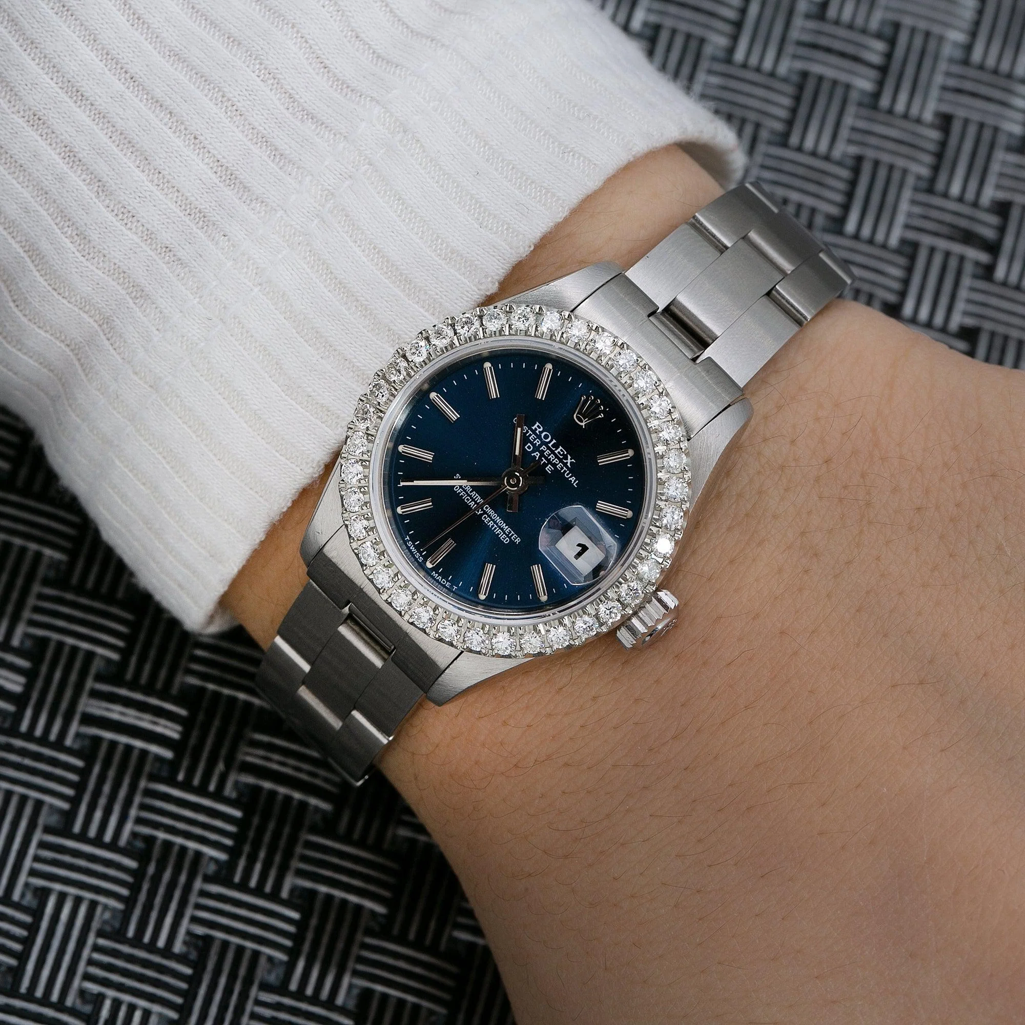 Rolex Date 26MM 69160 Blue Dial Diamond Bezel Stainless Steel Oyster Bracelet - Image 2