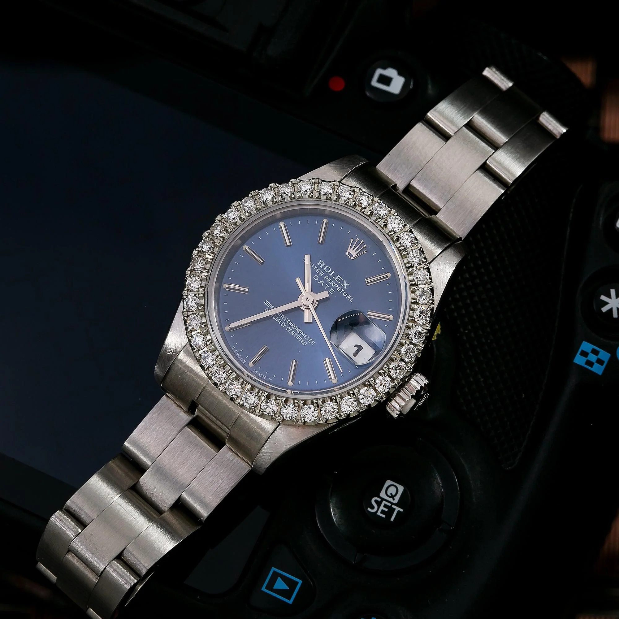 Rolex Date 26MM 69160 Blue Dial Diamond Bezel Stainless Steel Oyster Bracelet - Image 4