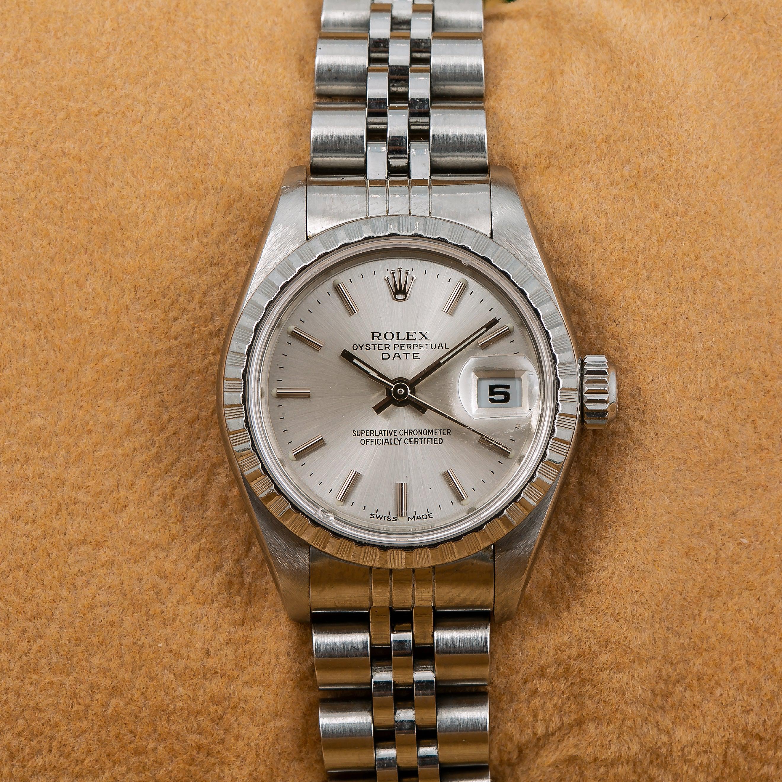 Rolex Date 26MM 79240 Silver Dial Engine Turned Bezel Stainless Steel Jubilee Bracelet - Image 2